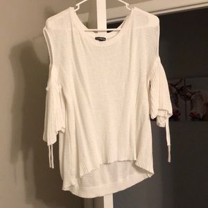 White short sleeved sweater